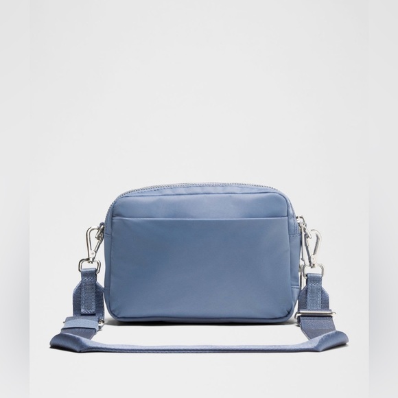 Lululemon everywhere crossbody bag 2L - Picture 2 of 9